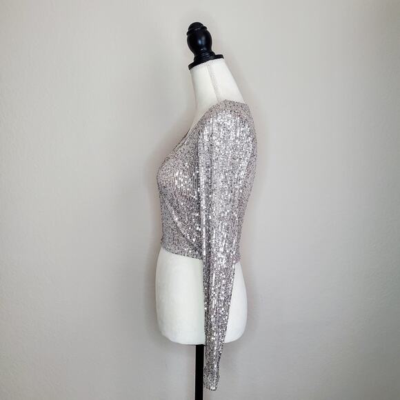Guess Silver Sequin Crop Top Small - Picture 4 of 6